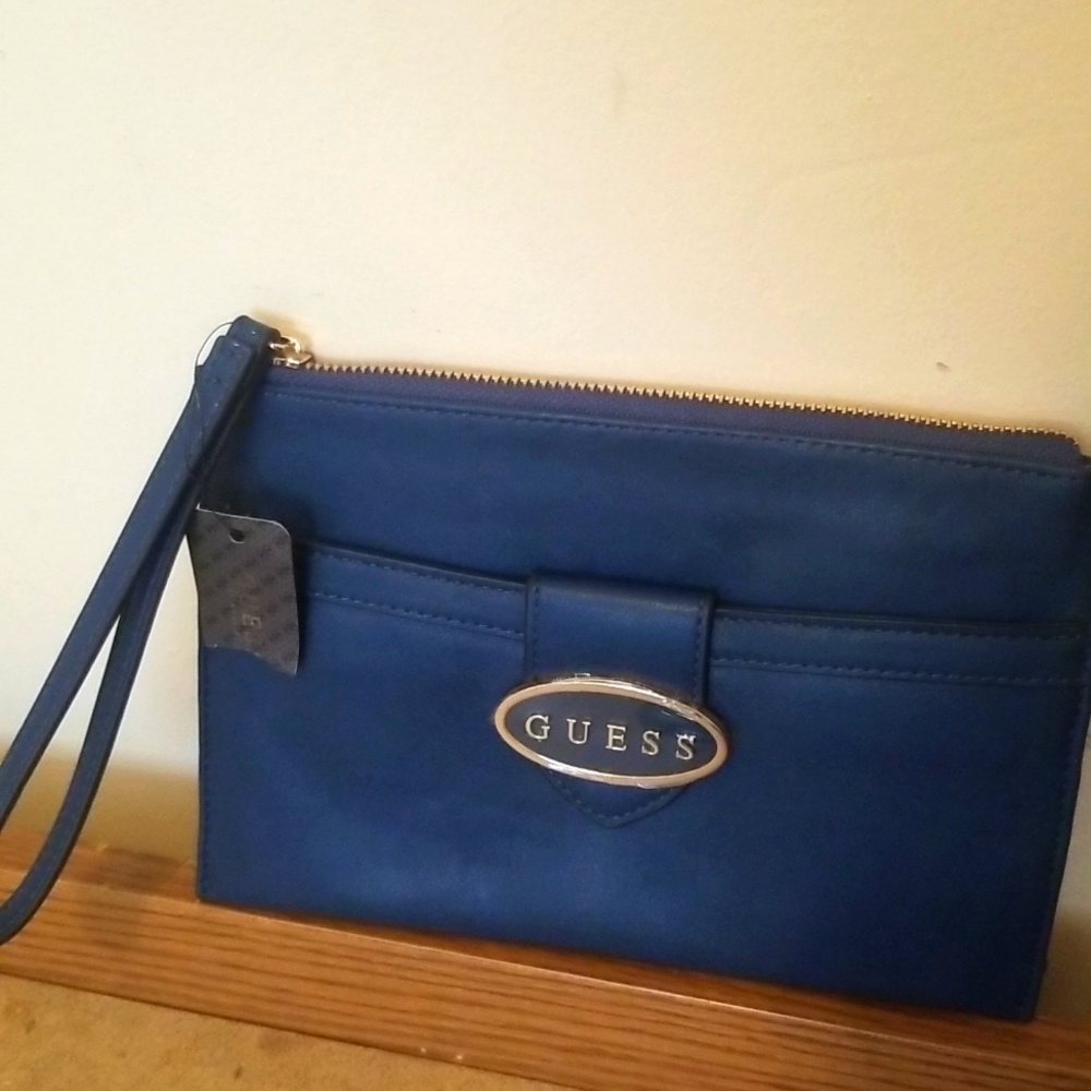 Guess Clutch NWT